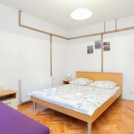 Apartment By The Sea - 13222 Makarska