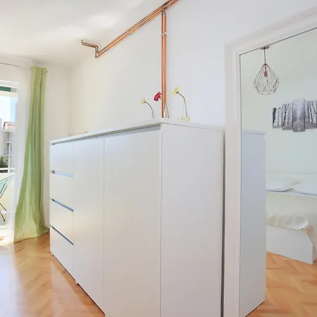 Apartment By The Sea - 13222