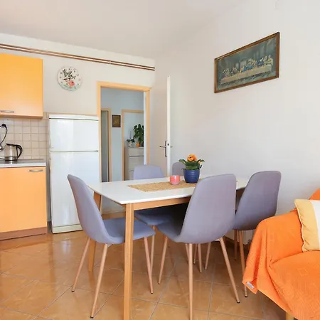 By The Sea - 13222 Apartment