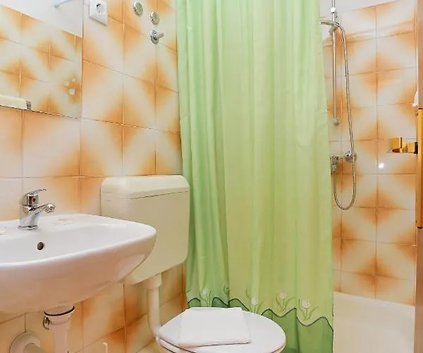 By The Sea - 13222 ماكارسكا