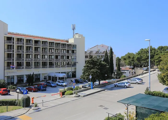 By The Sea - 13222 * ماكارسكا